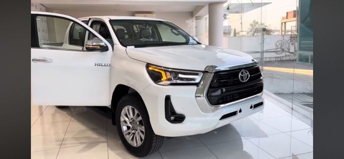 RHD Toyota Hilux Double Cab High Line 4x4 2.8L Turbodiesel 6-Speed AT 205bhp / 500 Nm Torque High Line