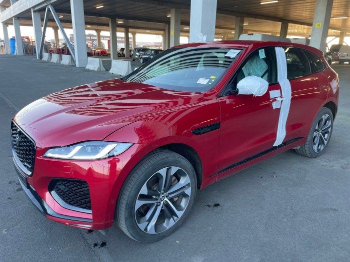Jaguar F-Pace D300 R-Dynamic HSE AWD 3.0L Diesel 8-Speed AT 300bhp R-Dynamic