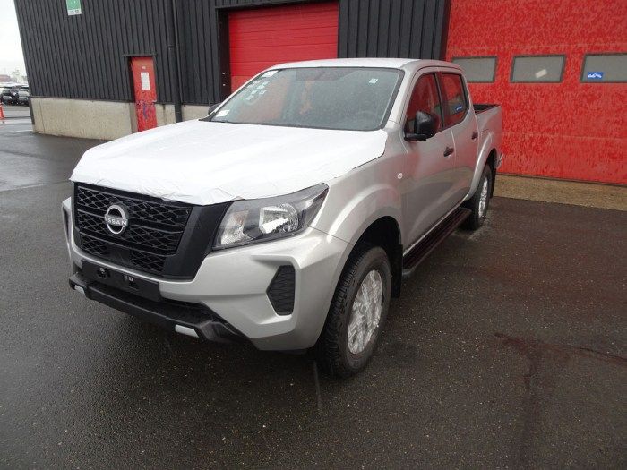 Nissan Navara Double Cab SE Plus Widebody 4x4 2.5L Diesel Common Rail 7- Speed AT 190bhp SE Plus